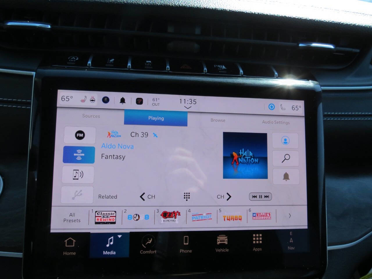 New 2024 Jeep Grand Cherokee Limited w/ Black Appearance Package image 21