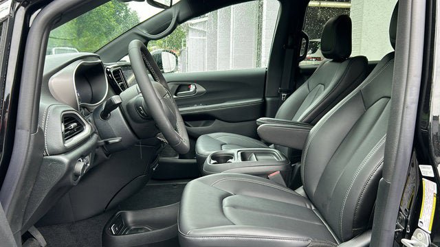 New 2027 Chrysler Pacifica Select AWD/4WD image 7