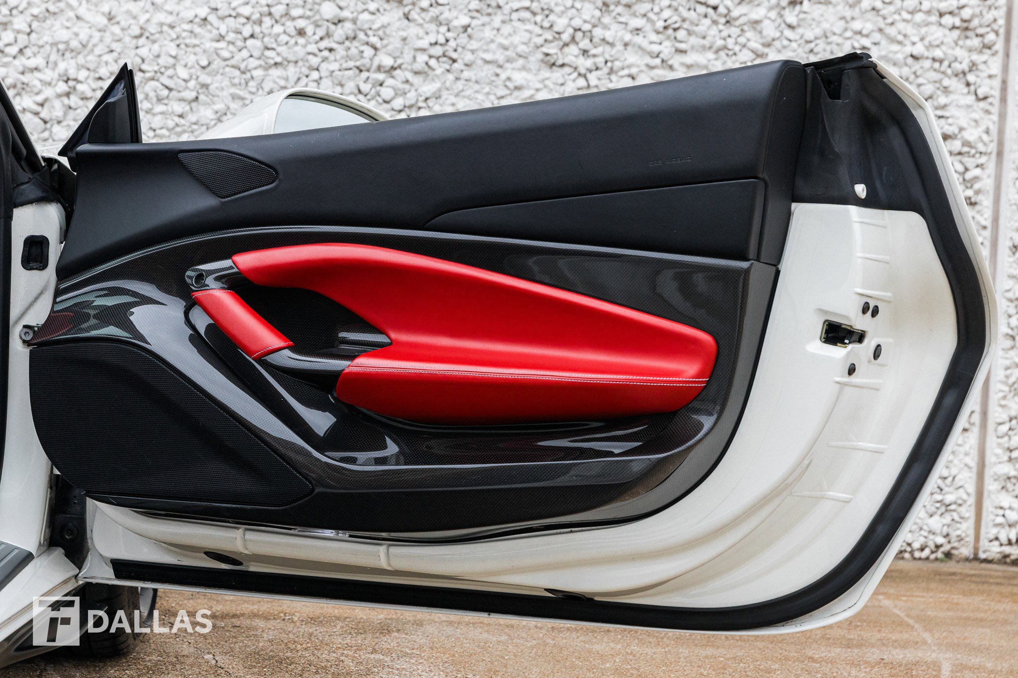 Used 2021 Ferrari F8 Tributo image 33