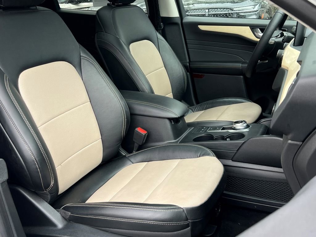 Used 2022 Ford Escape Titanium w/ Titanium Elite Package image 13