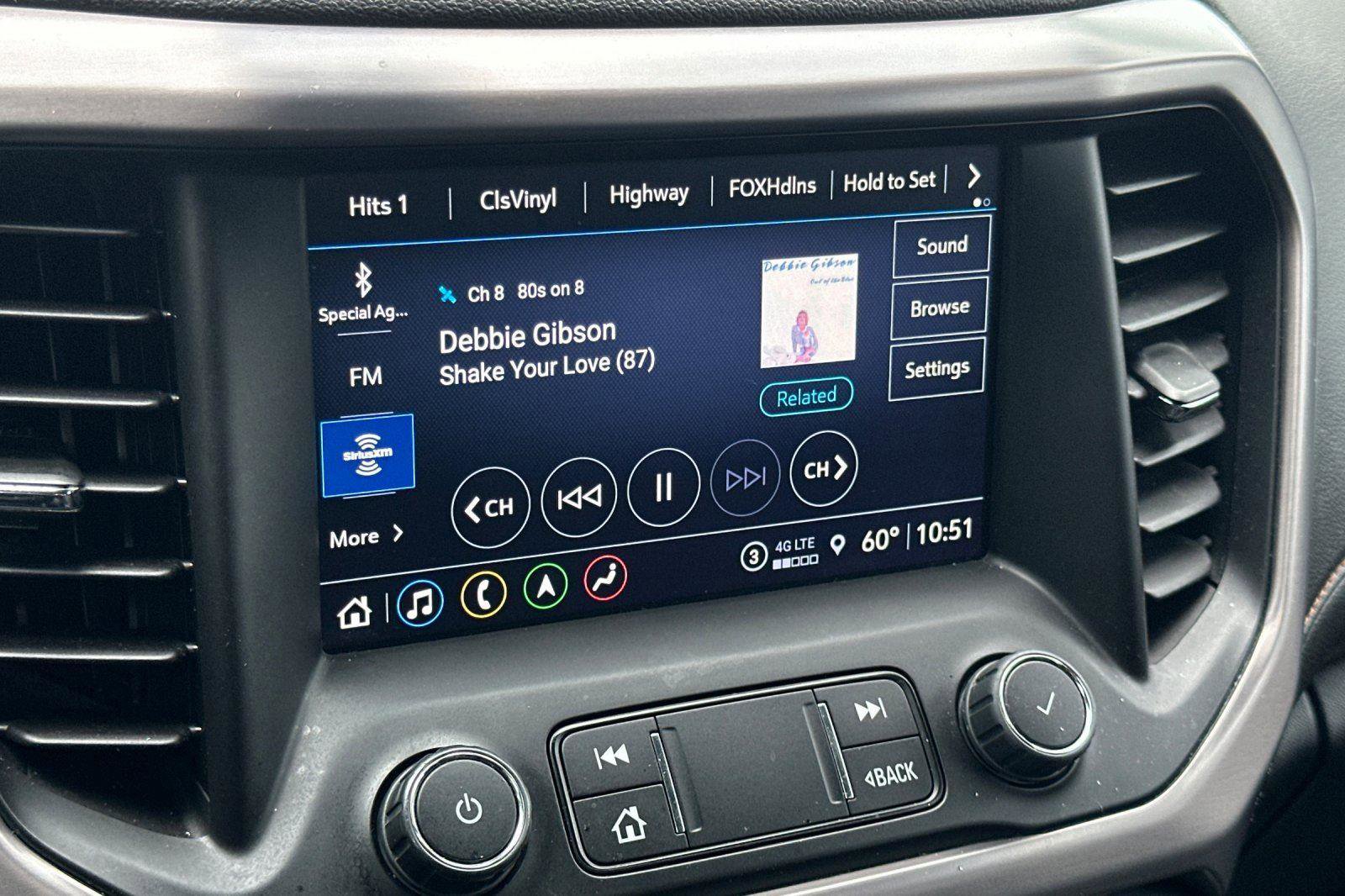 Used 2022 GMC Acadia AT4 w/ Technology Package image 18