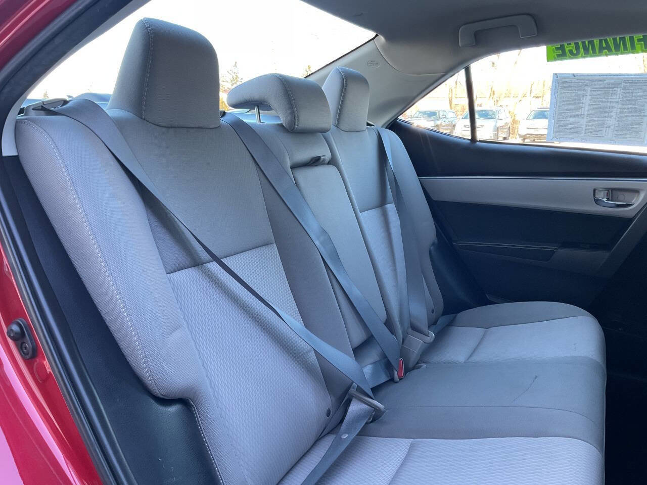 Used 2015 Toyota Corolla LE image 34