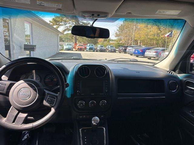 Used 2016 Jeep Patriot Latitude FWD image 16