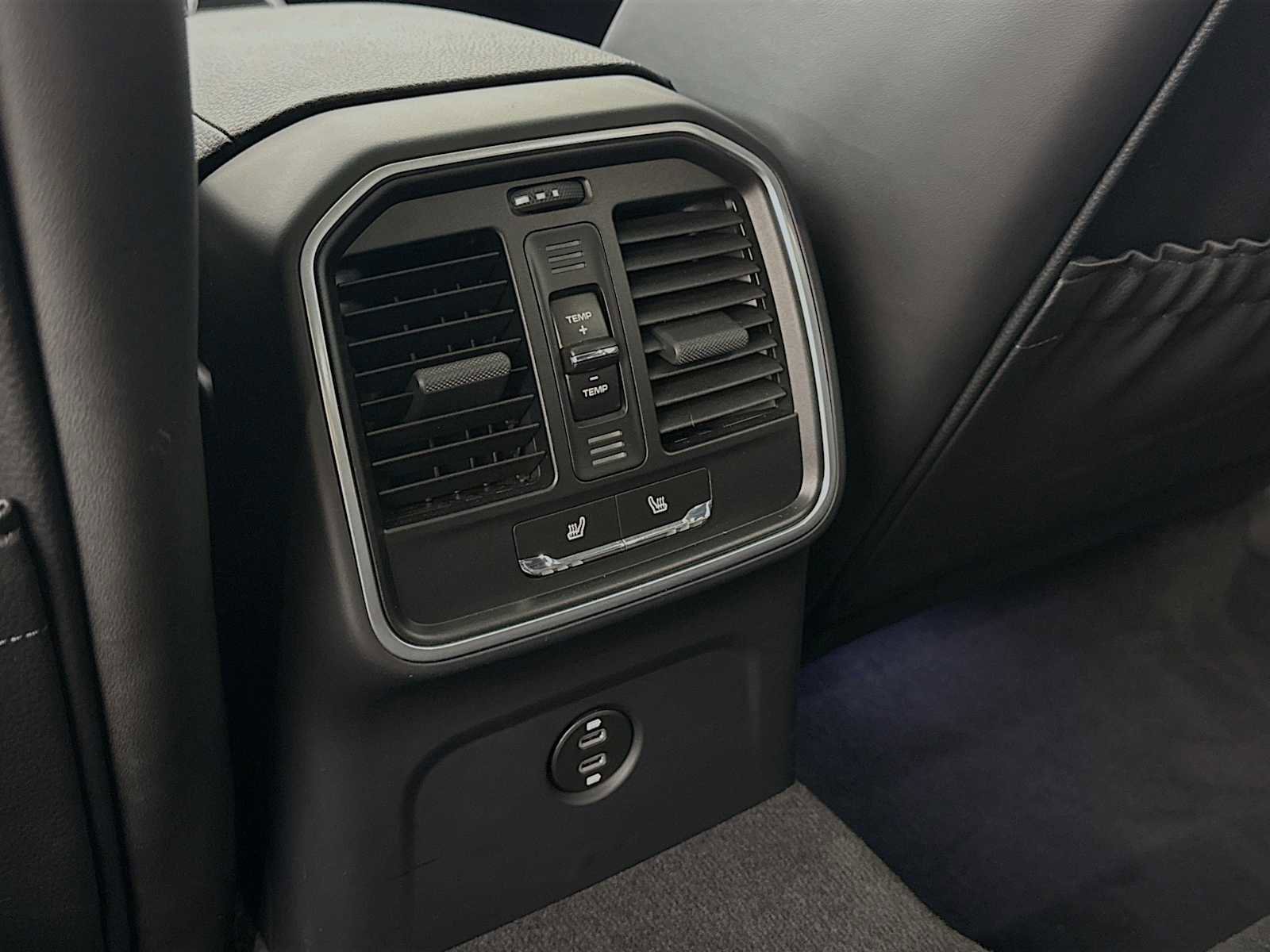 Certified 2025 Porsche Macan image 26