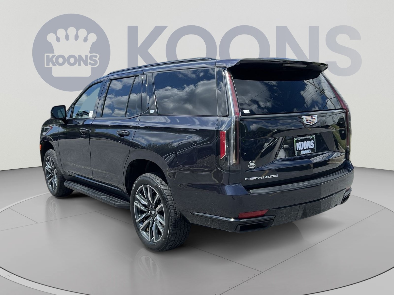 Used 2023 Cadillac Escalade Sport Platinum w/ Heavy-Duty Trailer Package AWD/4WD image 4