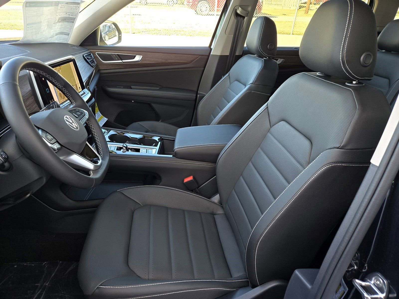 Used 2025 Volkswagen Atlas SEL image 18