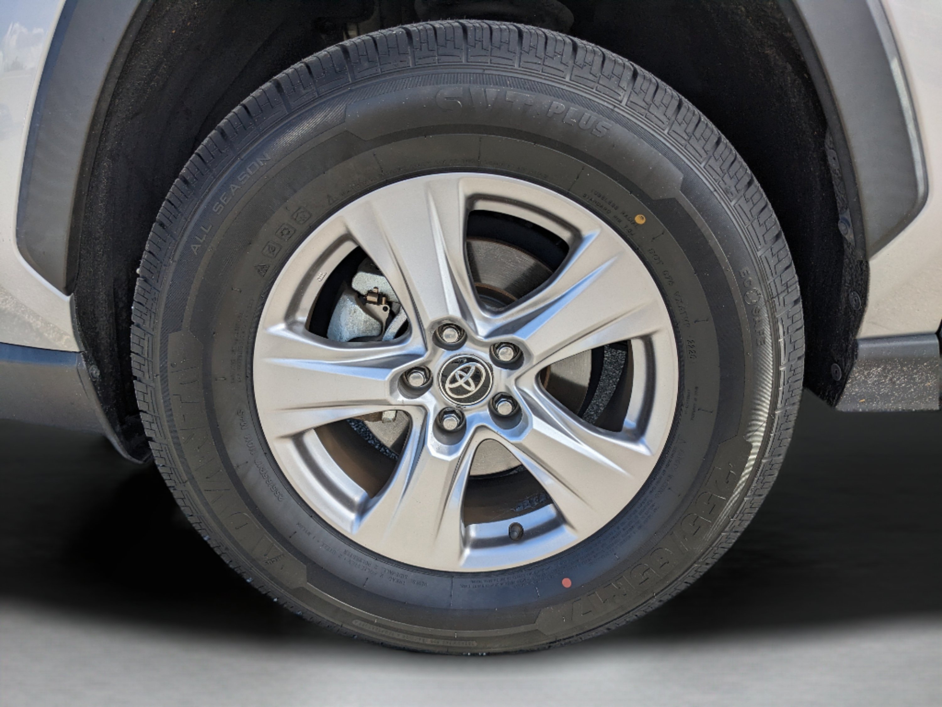 Used 2022 Toyota RAV4 XLE FWD image 38