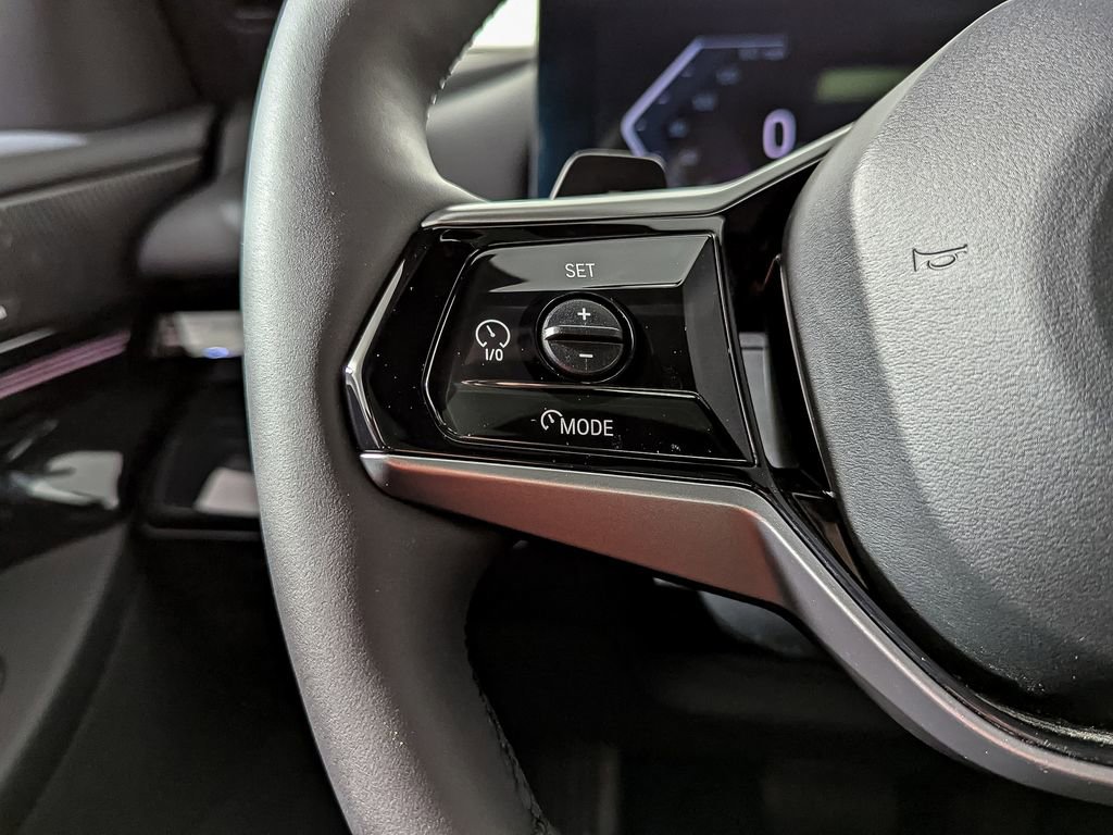 Used 2025 BMW 530i xDrive w/ Premium Package image 31