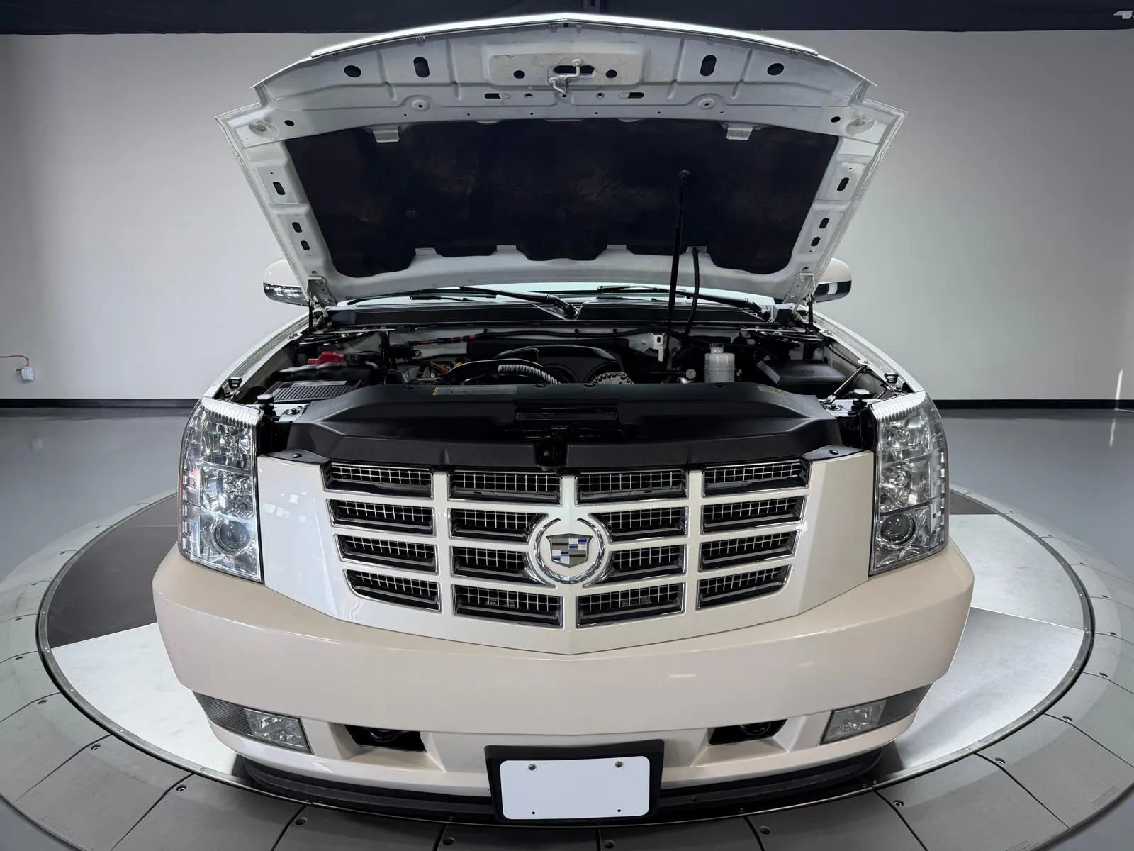 Used 2008 Cadillac Escalade EXT AWD/4WD image 11