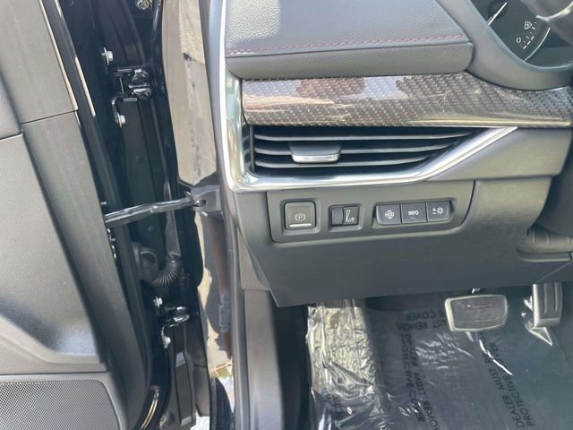 Used 2019 Cadillac XT4 Sport w/ Enhanced Visibility Package image 15