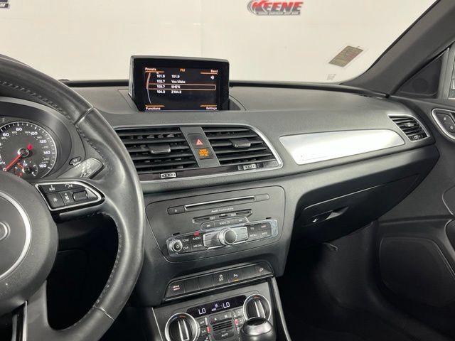 Used 2018 Audi Q3 2.0T Premium Plus w/ Premium Plus Package AWD/4WD image 21