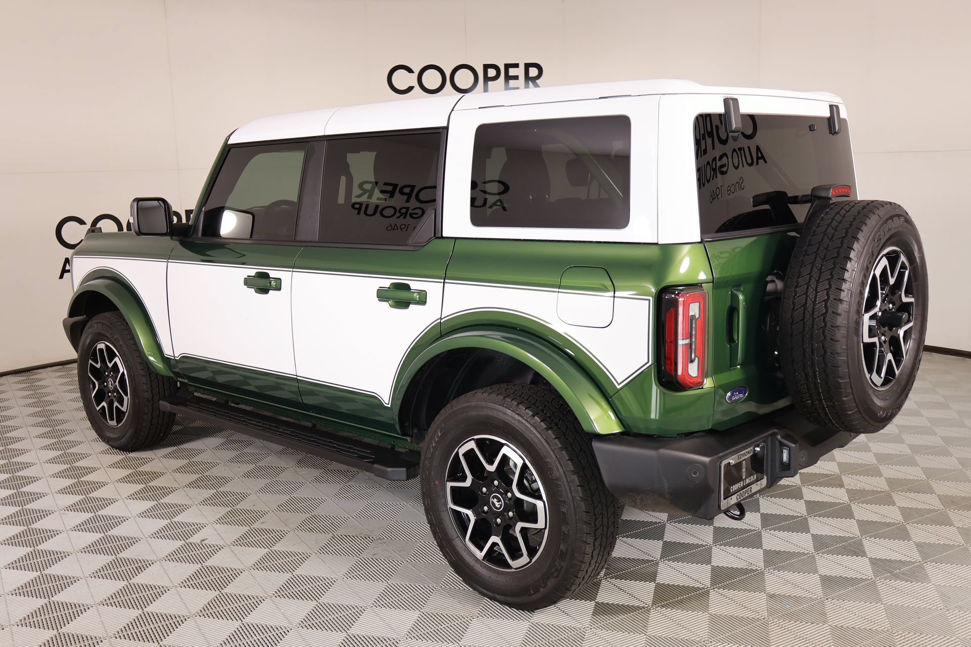 Used 2024 Ford Bronco Outer Banks AWD/4WD image 23