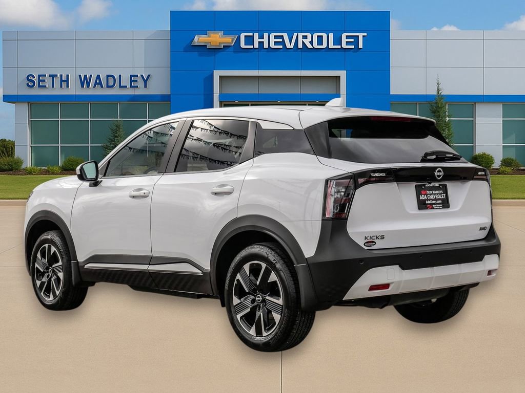 Used 2025 Nissan Kicks SV image 5