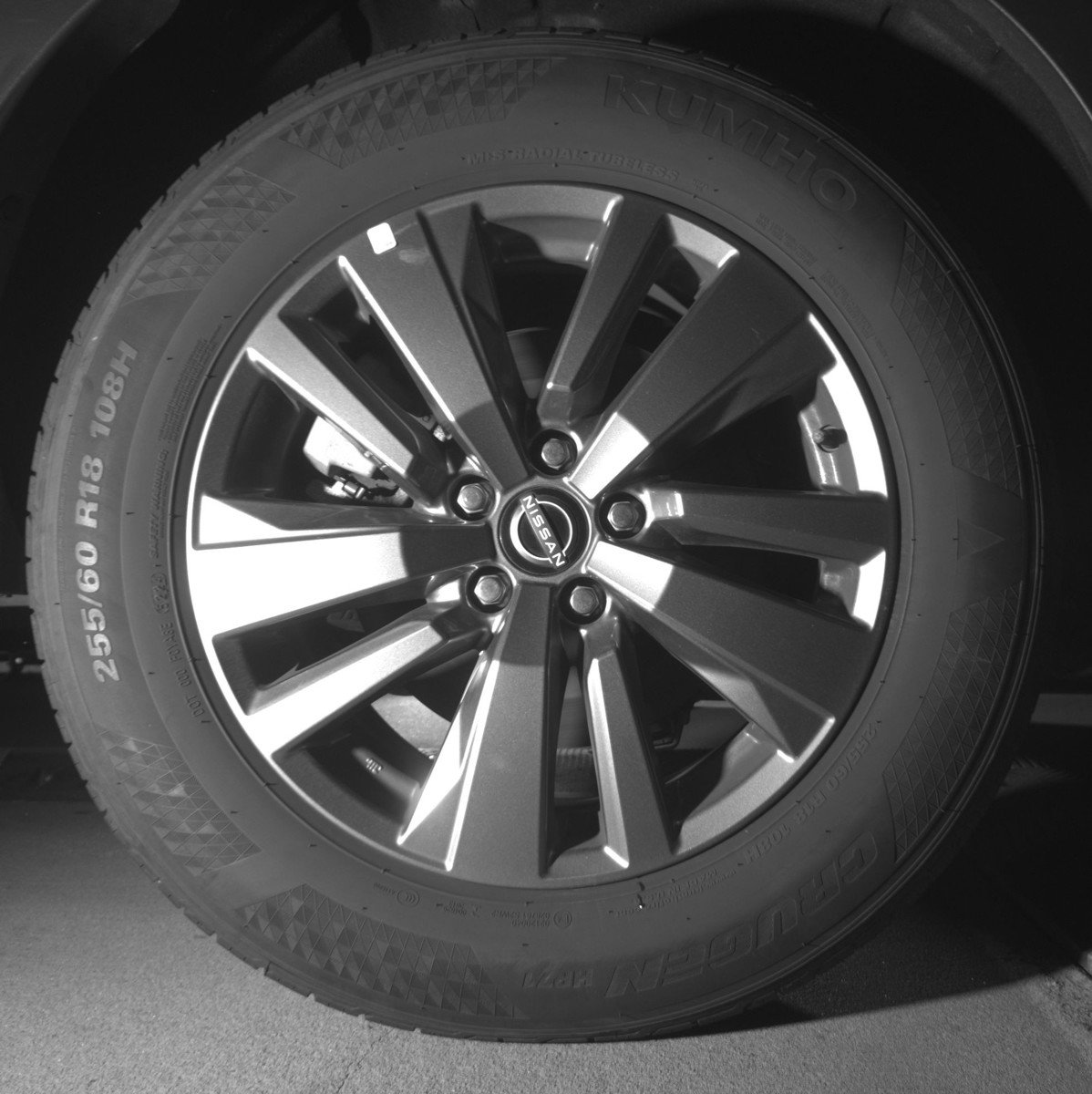 Used 2025 Nissan Pathfinder SV image 15