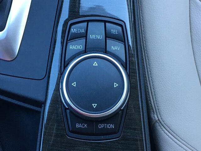 Used 2015 BMW 328d xDrive Sedan AWD/4WD image 19