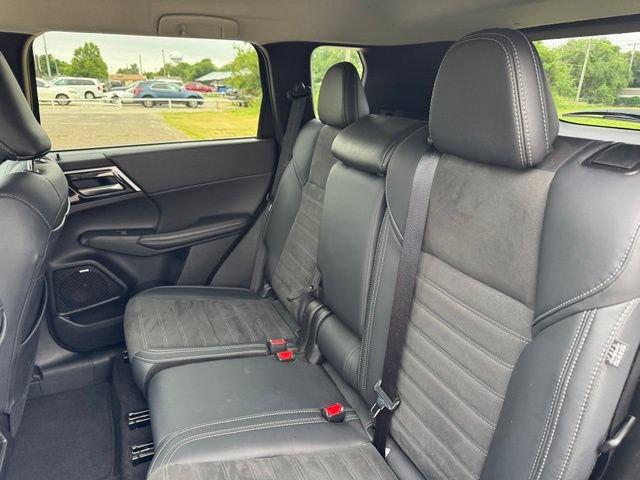 Used 2025 Mitsubishi Outlander SE FWD image 12