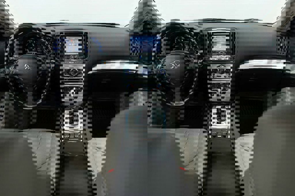 Used 2013 INFINITI G37 x w/ Premium Pkg image 9