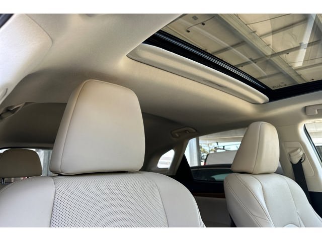 Certified 2022 Lexus RX 350 AWD w/ Premium Package image 17