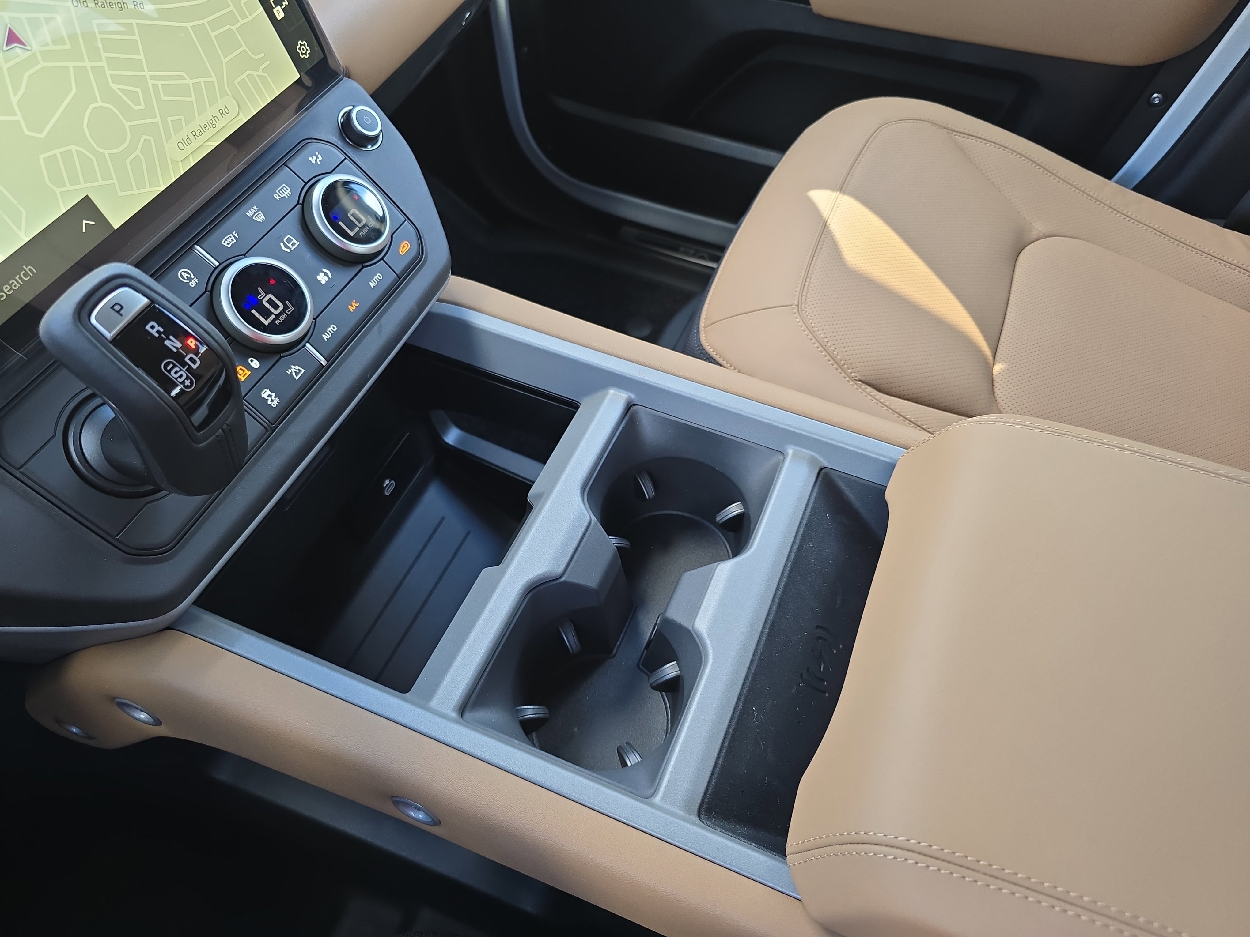 New 2026 Land Rover Defender 130 V8 image 25