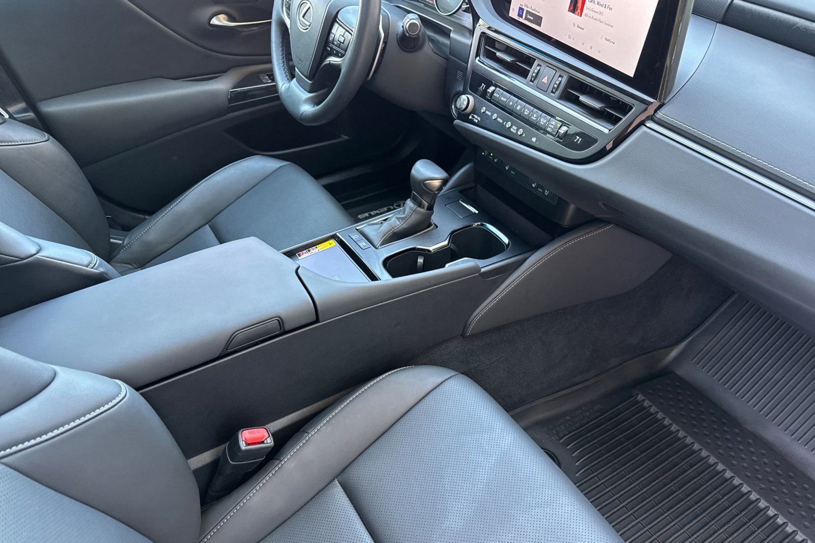 Certified 2025 Lexus ES 300h w/ Premium Package FWD image 18