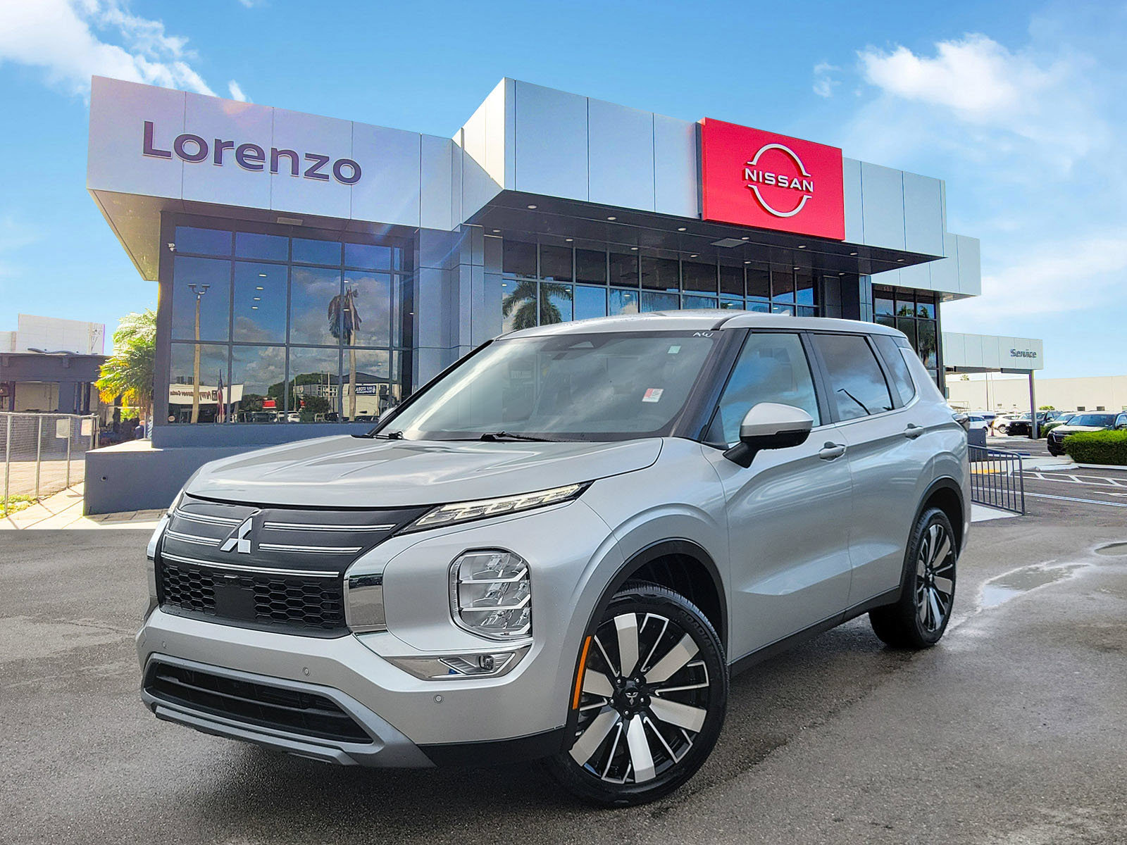 Used 2025 Mitsubishi Outlander SE FWD 360° Tour