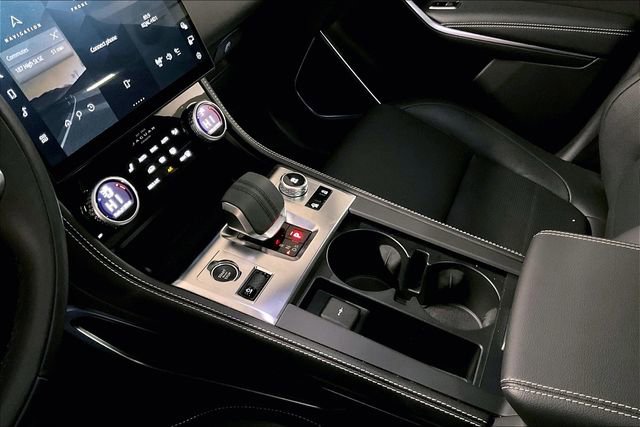 Certified 2025 Jaguar F-PACE R-Dynamic S AWD/4WD image 19