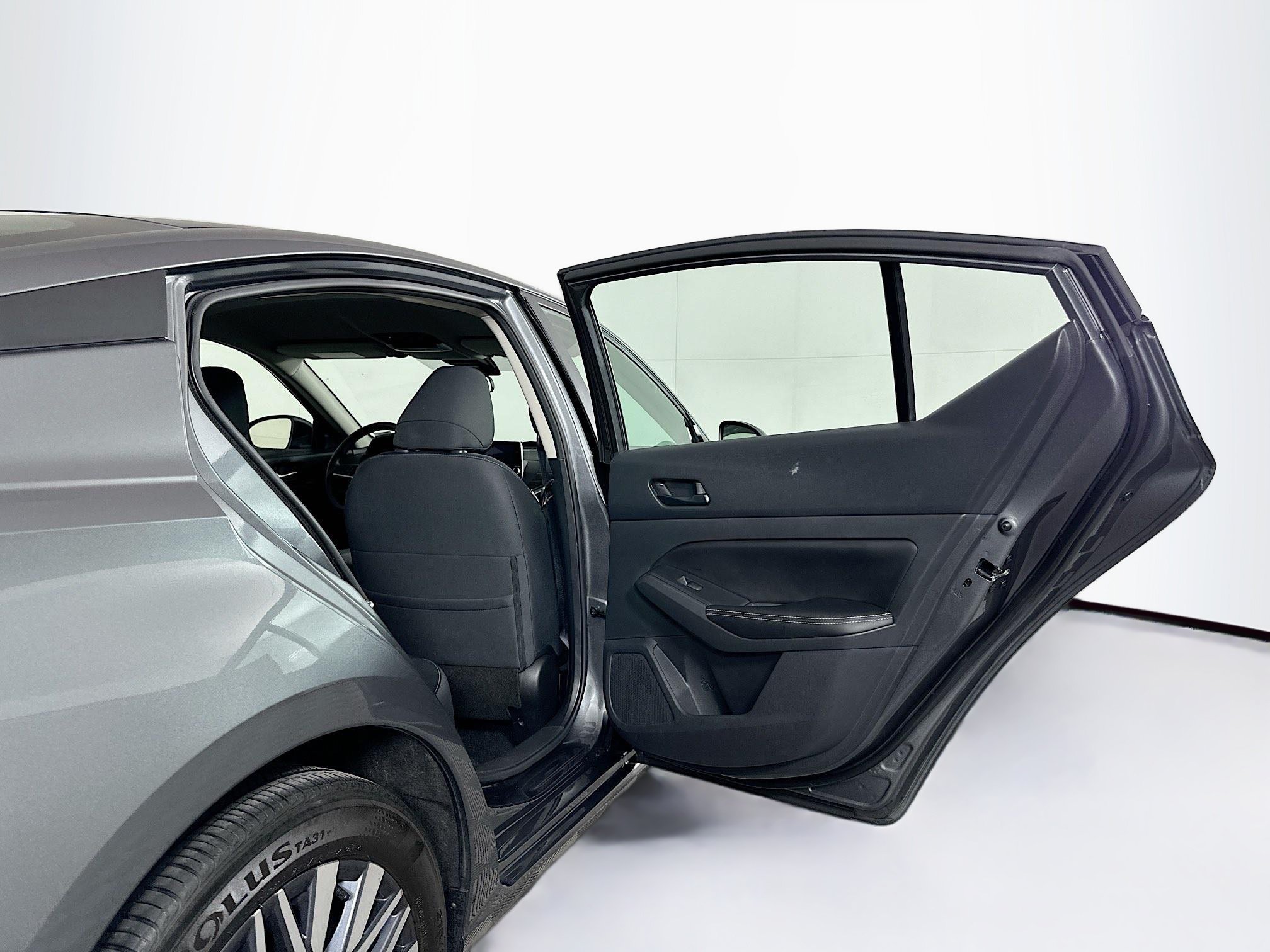 Used 2024 Nissan Altima 2.5 SV FWD image 28