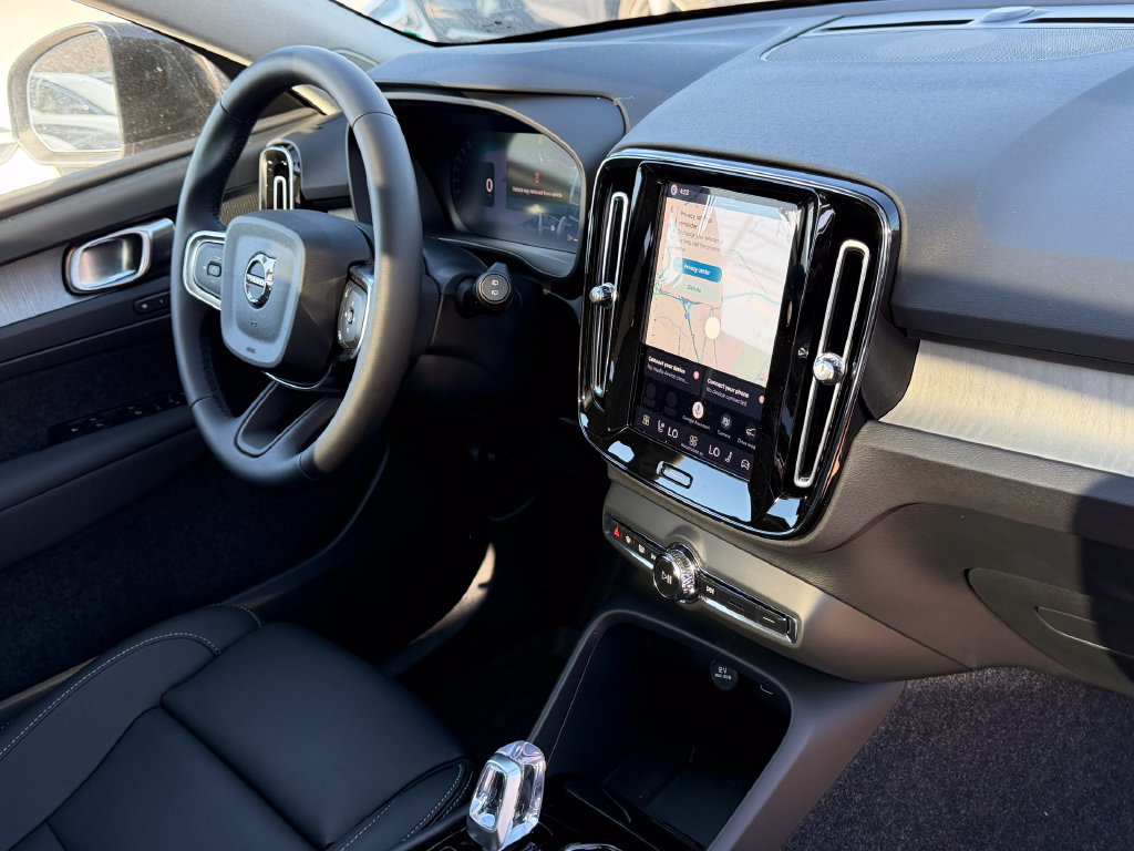 New 2026 Volvo XC40 B5 Plus w/ Protection Package Premier AWD/4WD image 7