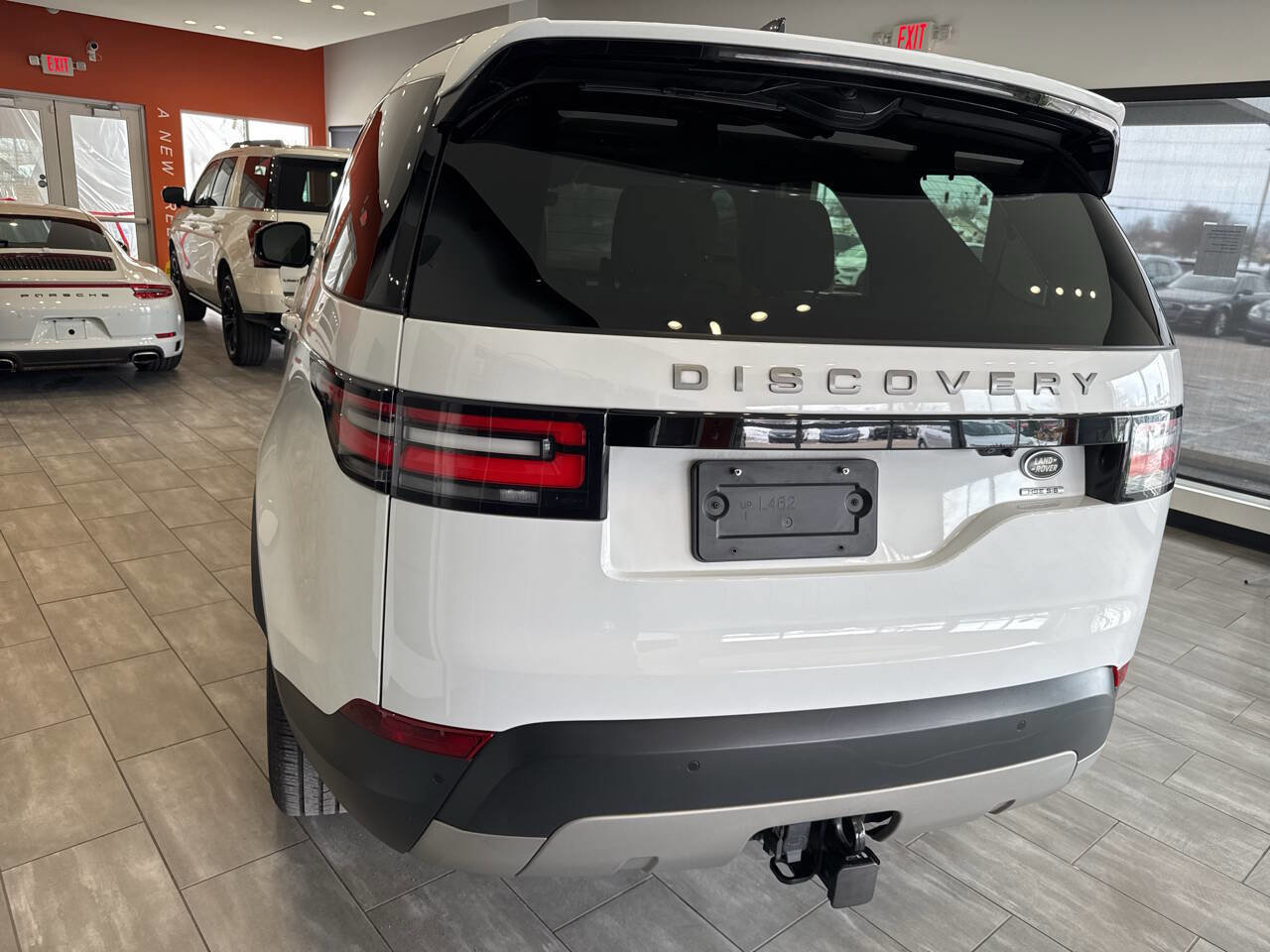 Used 2017 Land Rover Discovery HSE image 13