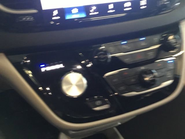 Used 2024 Chrysler Pacifica Touring-L FWD image 20