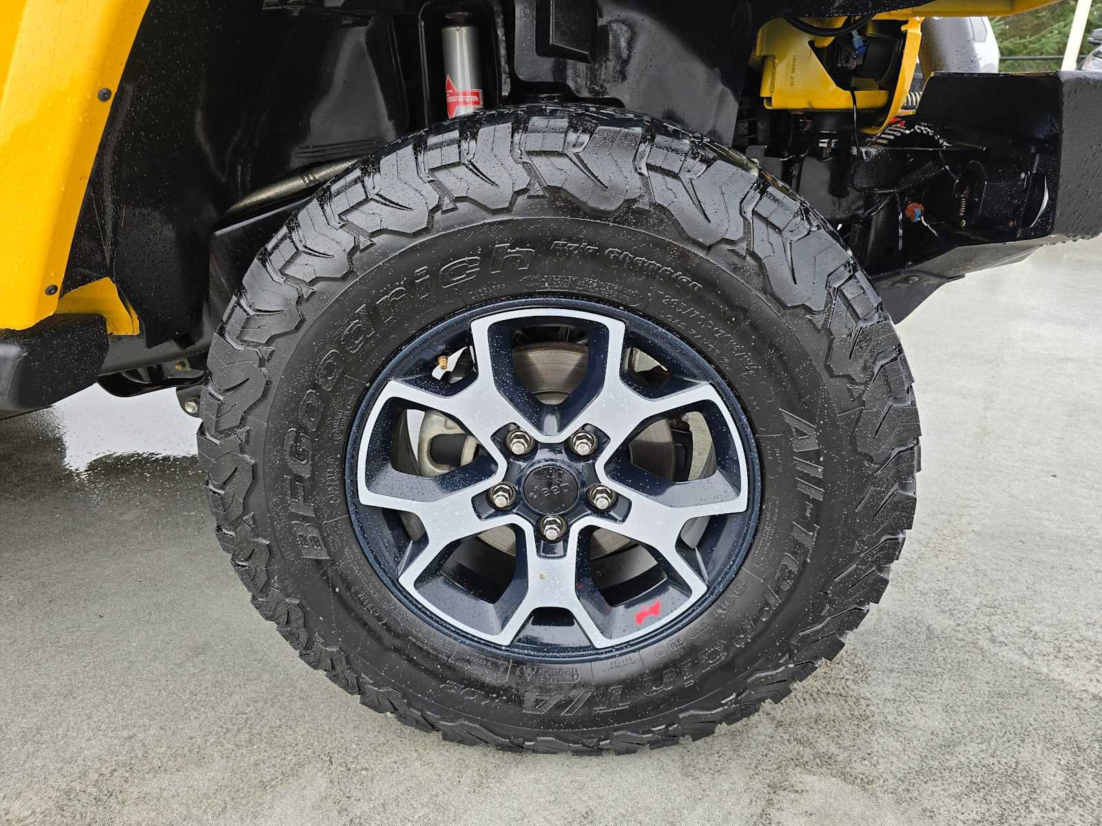 Used 2015 Jeep Wrangler Sahara w/ Connectivity Group image 9