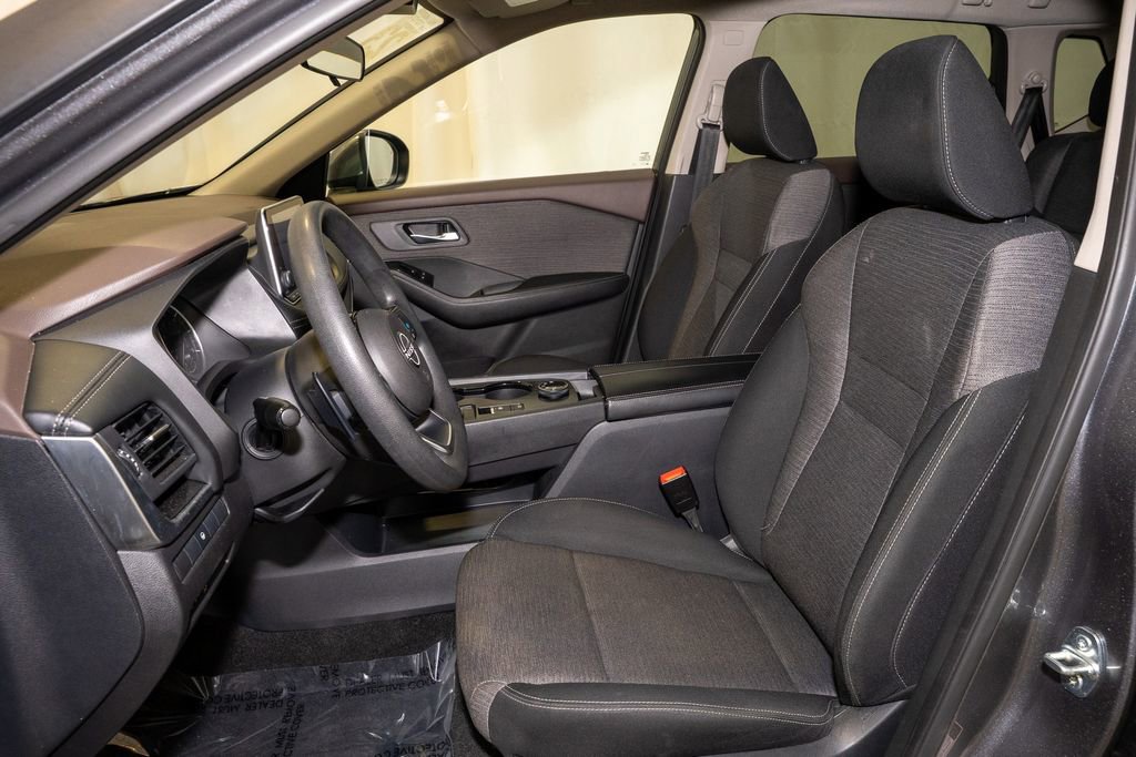 Used 2023 Nissan Rogue SV image 10