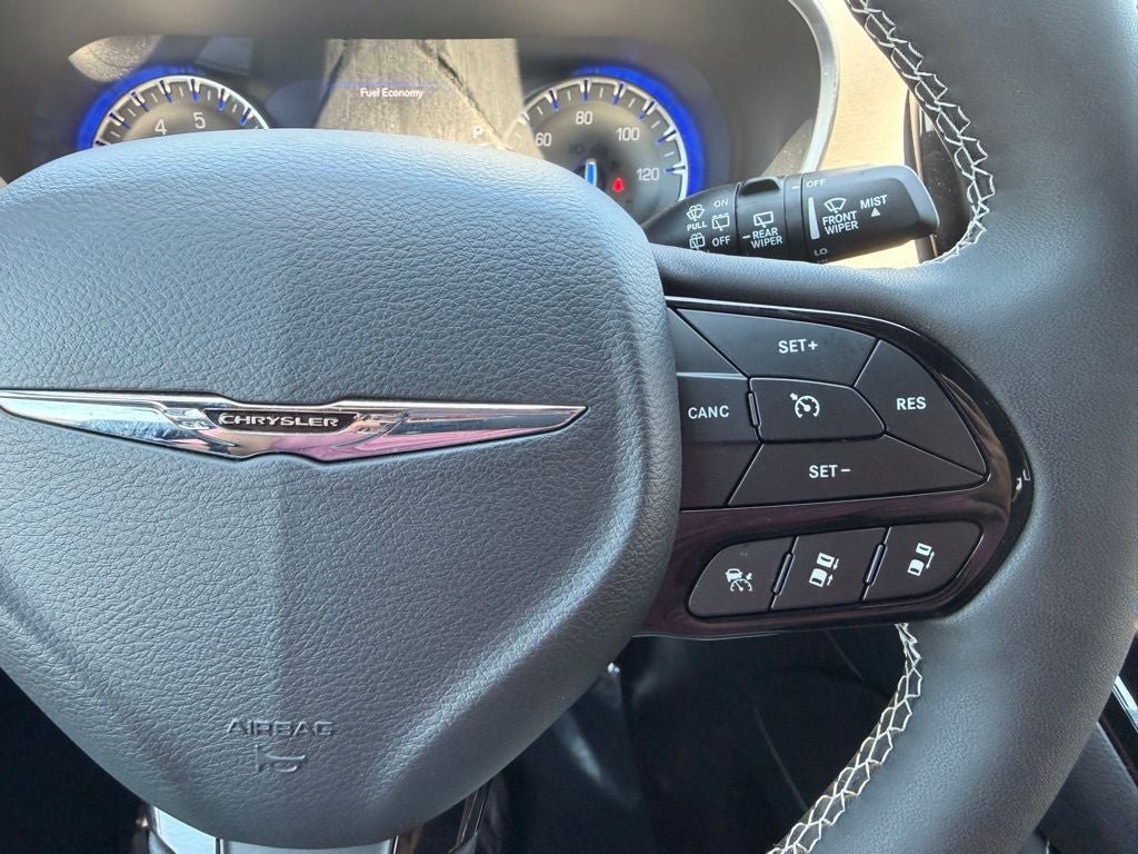 Used 2024 Chrysler Pacifica Limited w/ S Appearance Package AWD/4WD image 17
