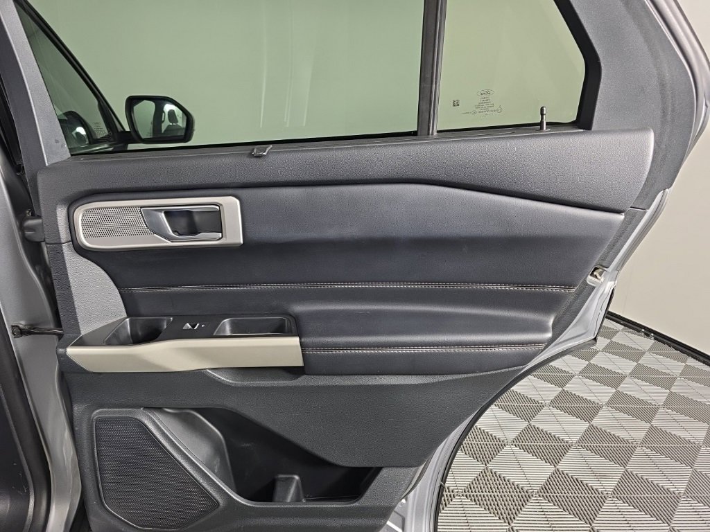 Used 2021 Ford Explorer Limited image 36