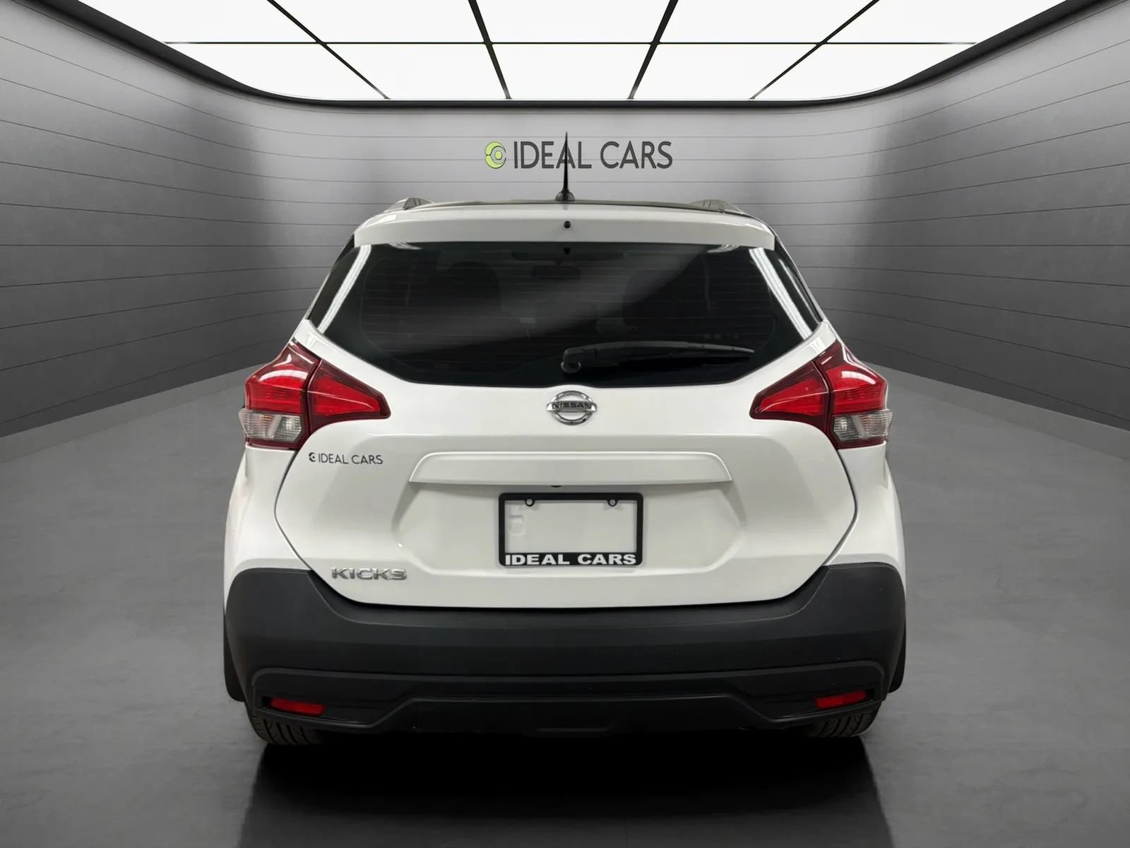Used 2018 Nissan Kicks SV FWD image 6