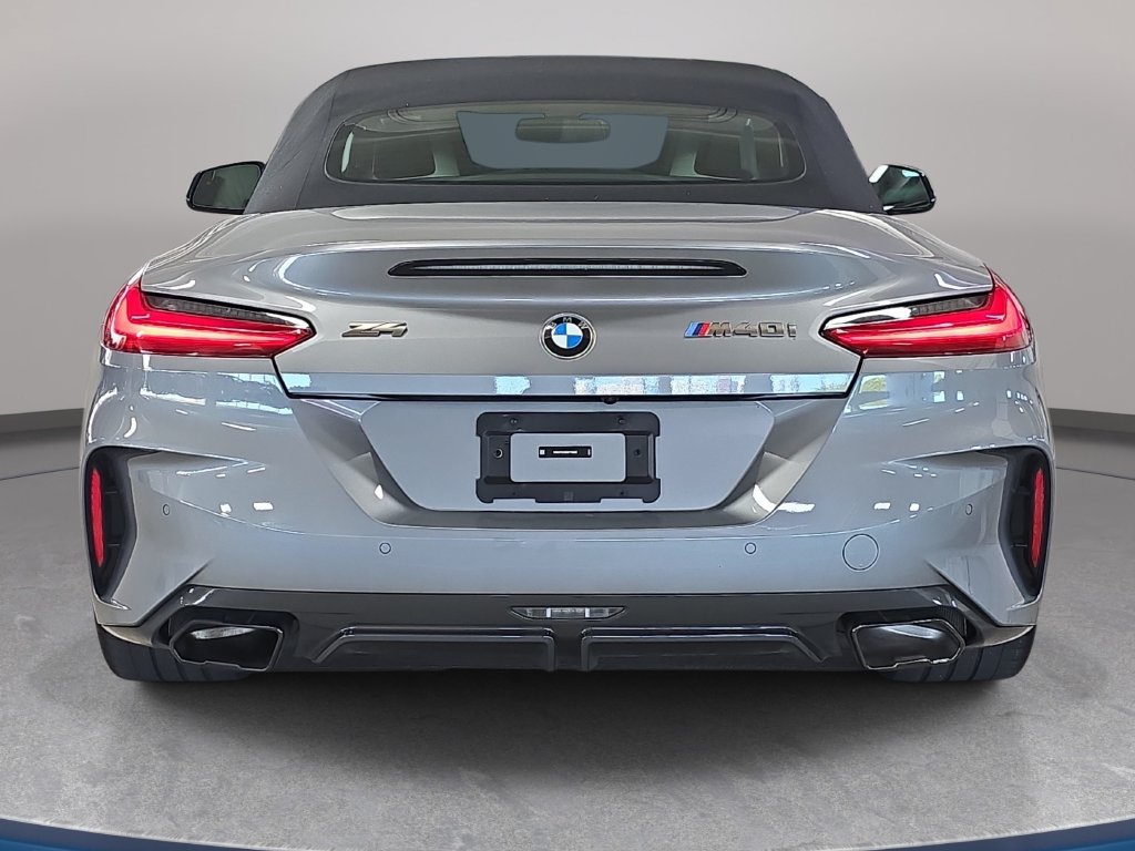 Certified 2025 BMW Z4 M40i w/ Premium Package RWD image 8
