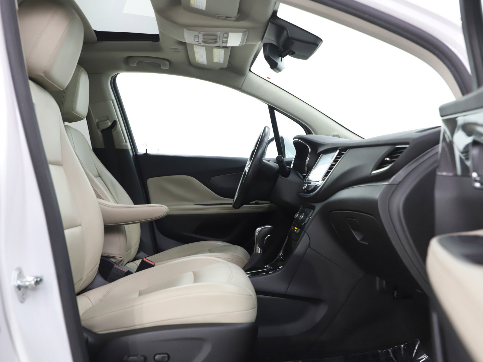 Used 2017 Buick Encore Premium image 11