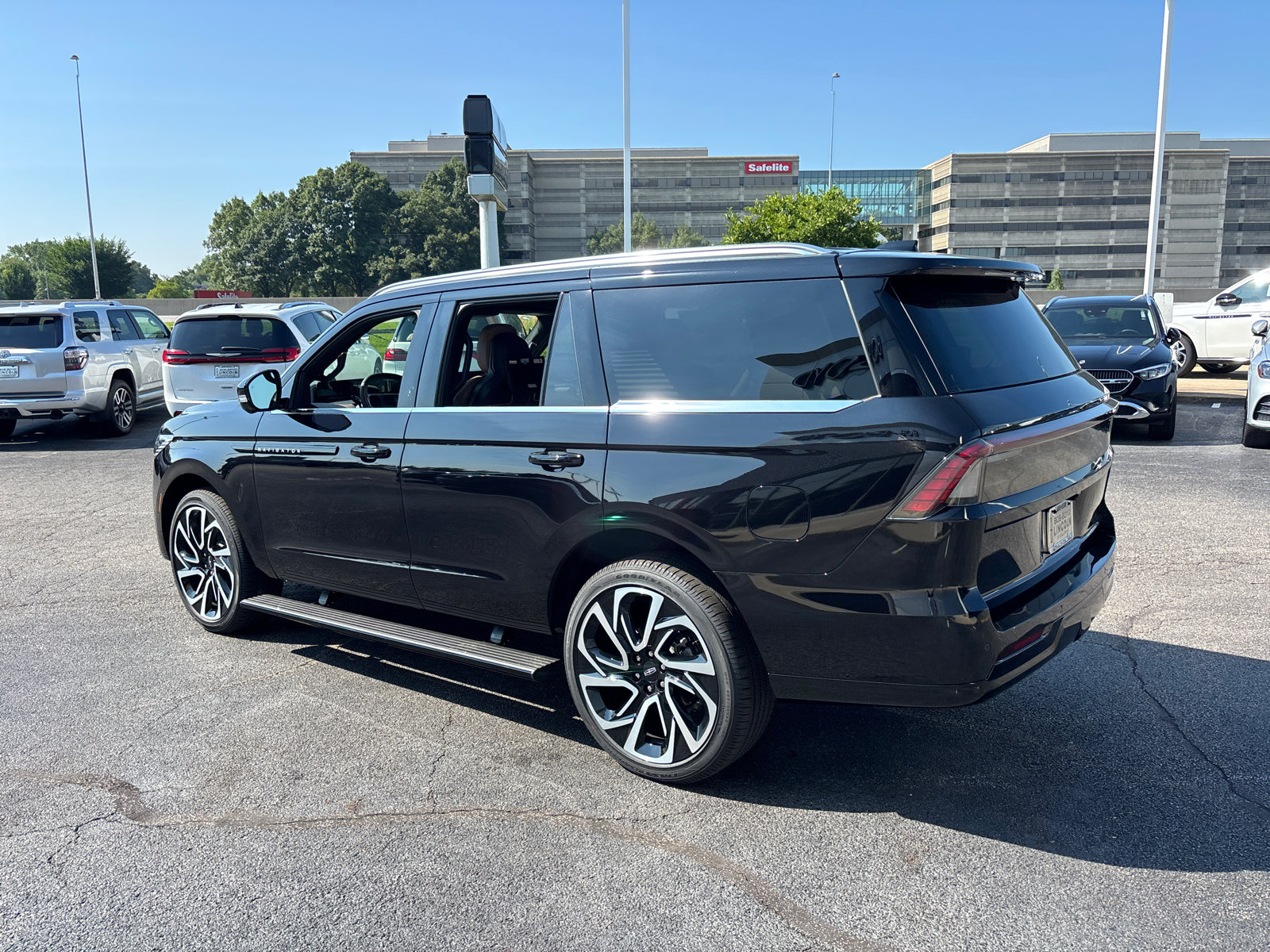 New 2027 Lincoln Navigator Black Label AWD/4WD image 5