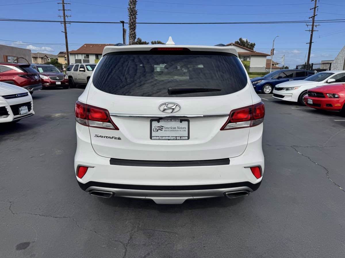 Used 2017 Hyundai Santa Fe SE w/ Cargo Package FWD image 3