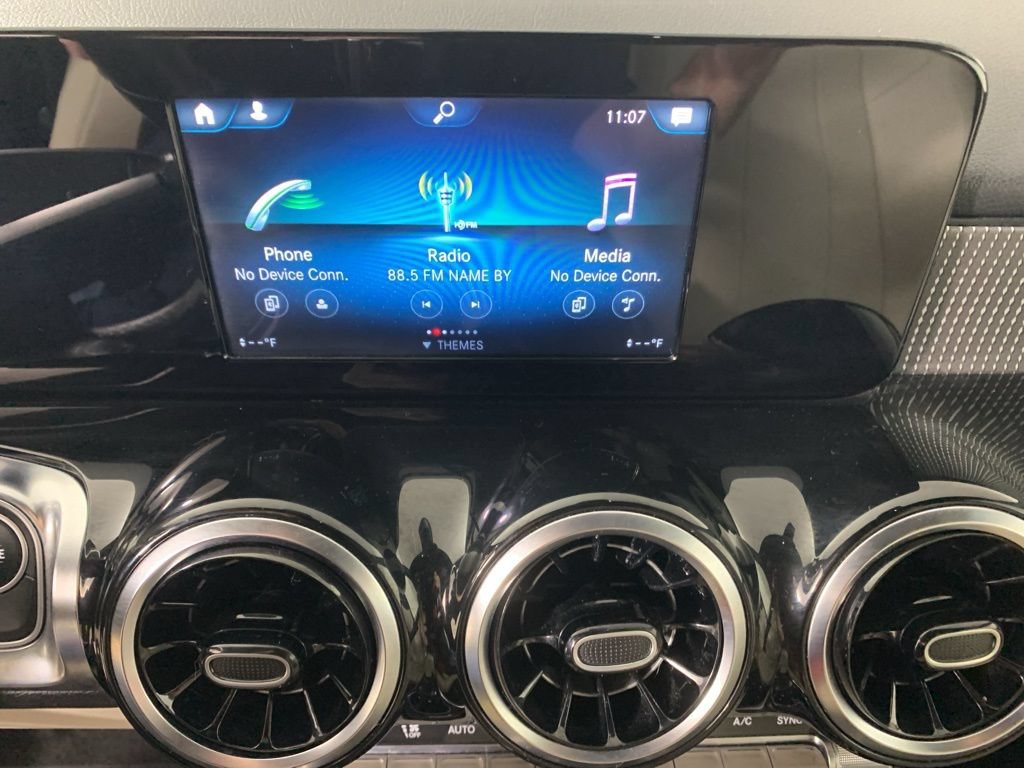 Used 2020 Mercedes-Benz GLB 250 image 24