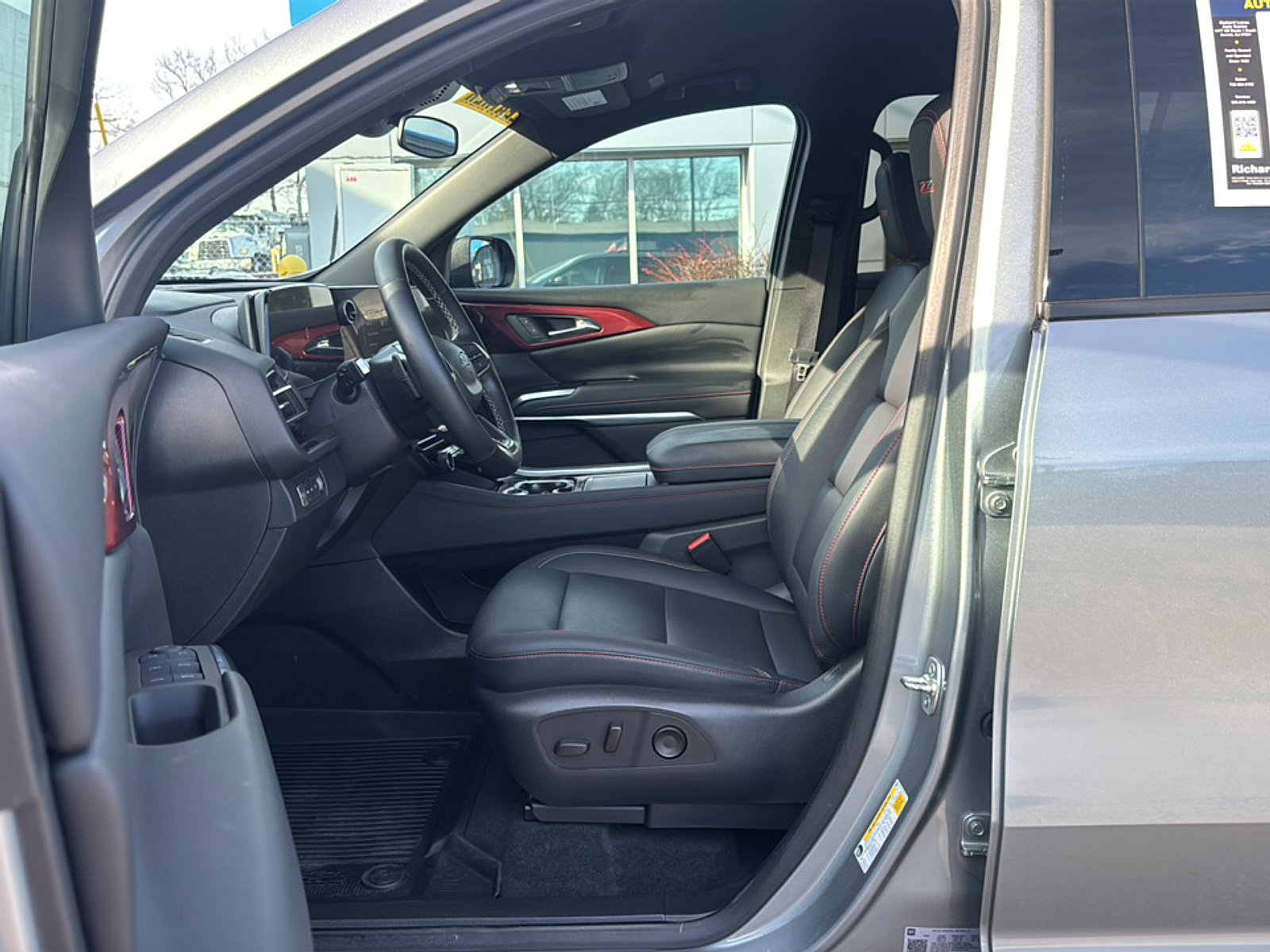 Used 2024 Chevrolet Traverse Z71 w/ LPO, Floor Liner Package image 12
