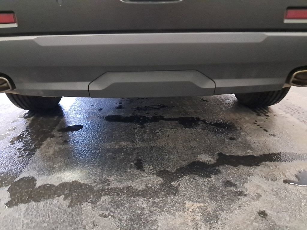 Used 2022 GMC Acadia AT4 w/ Technology Package image 28