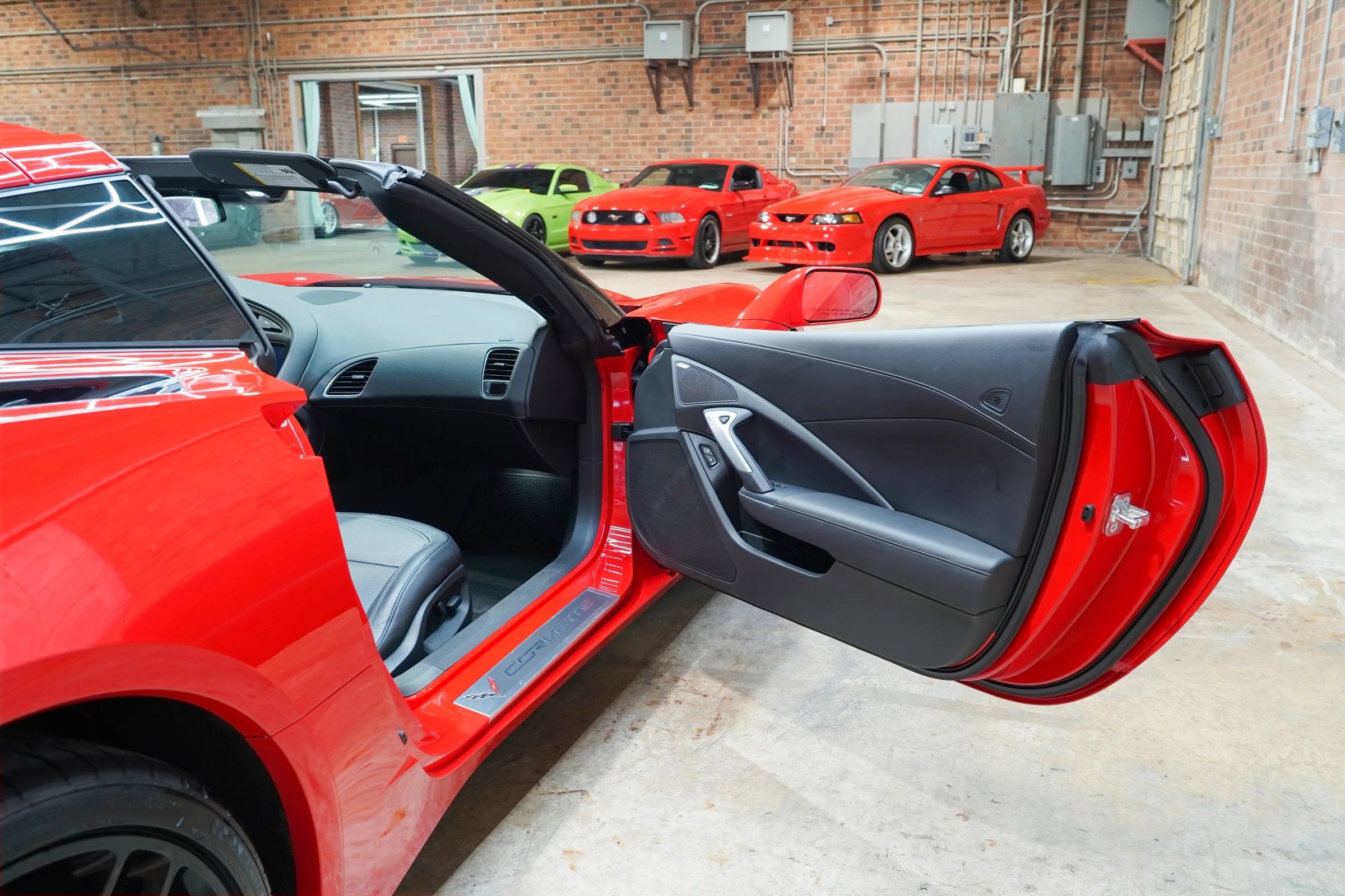 Used 2019 Chevrolet Corvette Stingray Coupe w/ Carbon Flash Badge Package RWD image 45