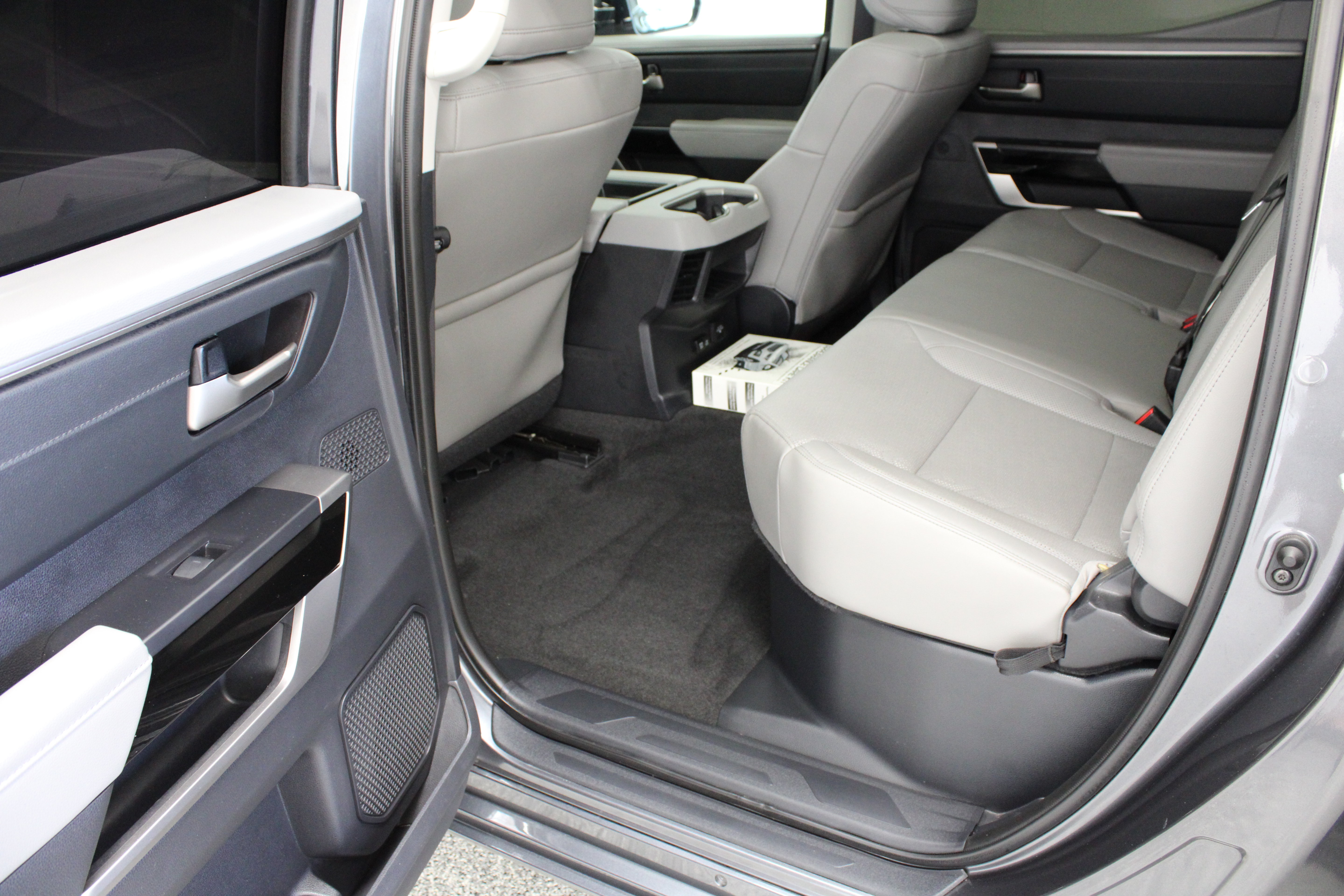 Used 2023 Toyota Tundra Limited AWD/4WD image 34