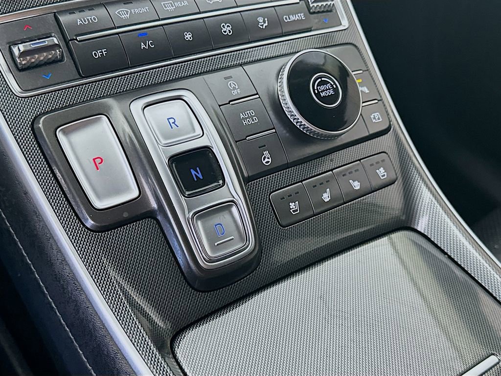 Used 2021 Hyundai Santa Fe Limited FWD image 16