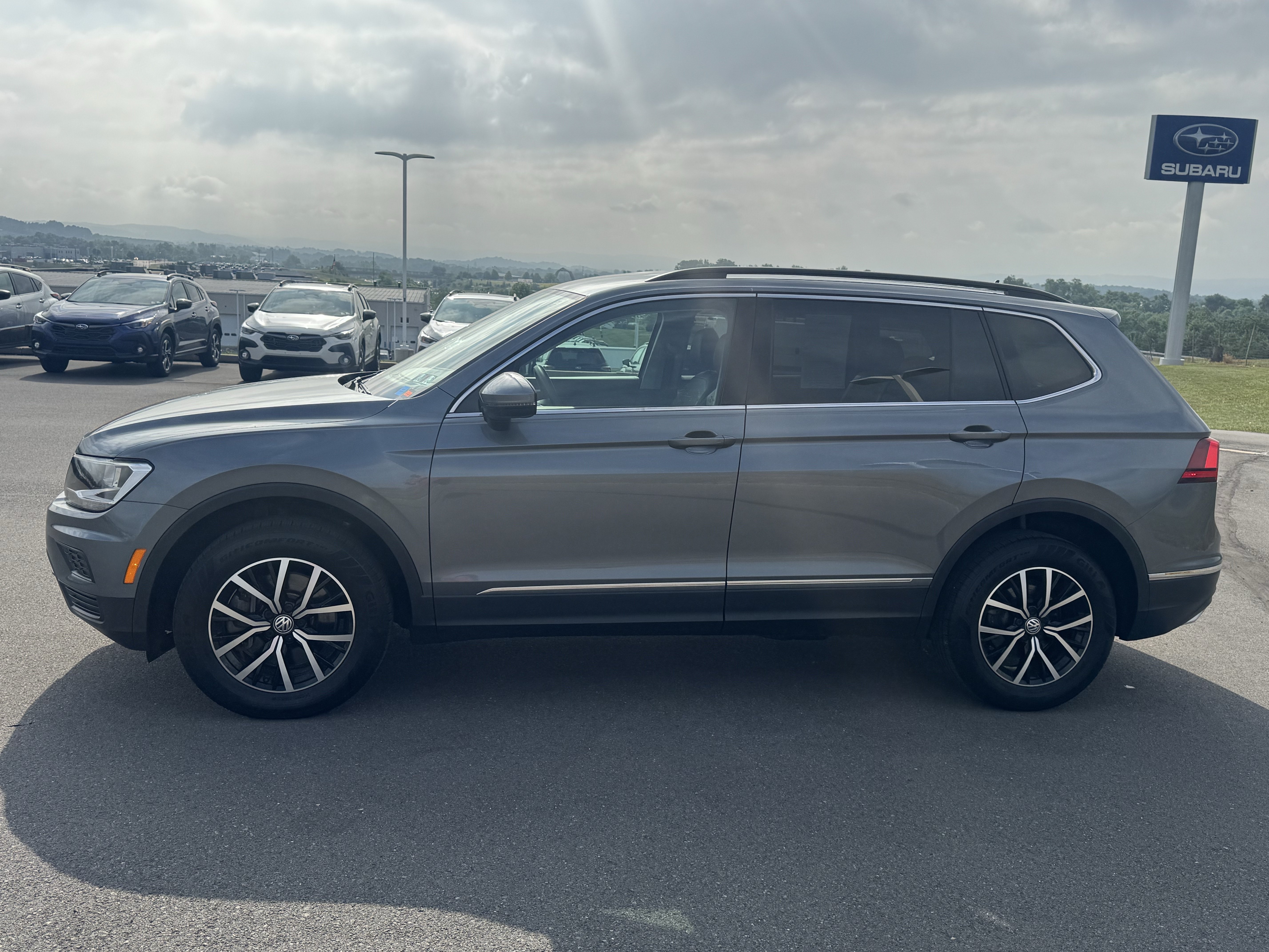 Used 2021 Volkswagen Tiguan SE AWD/4WD image 7