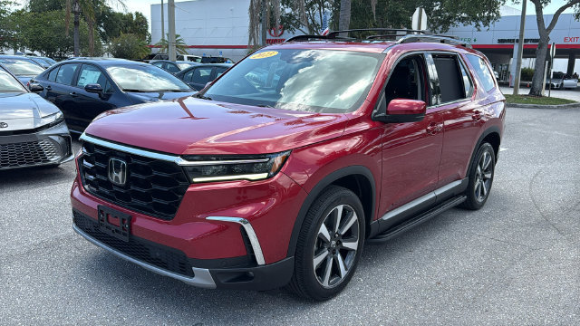 Used 2023 Honda Pilot Touring image 3