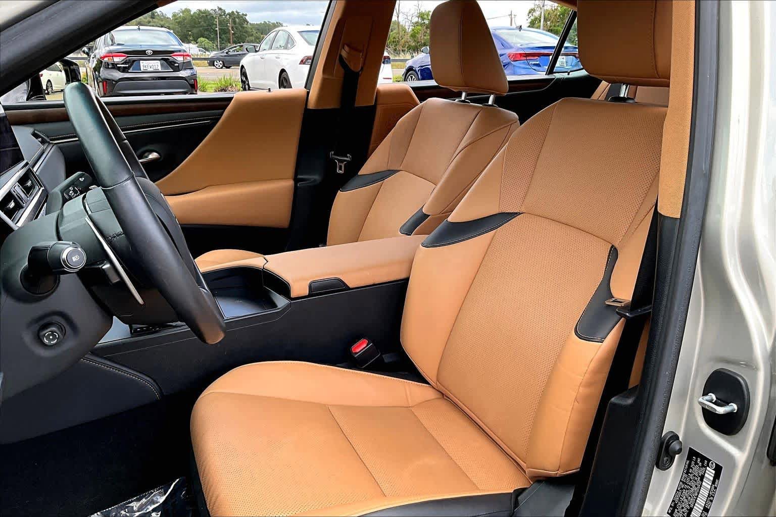 Used 2023 Lexus ES 300h w/ Premium Package FWD image 7