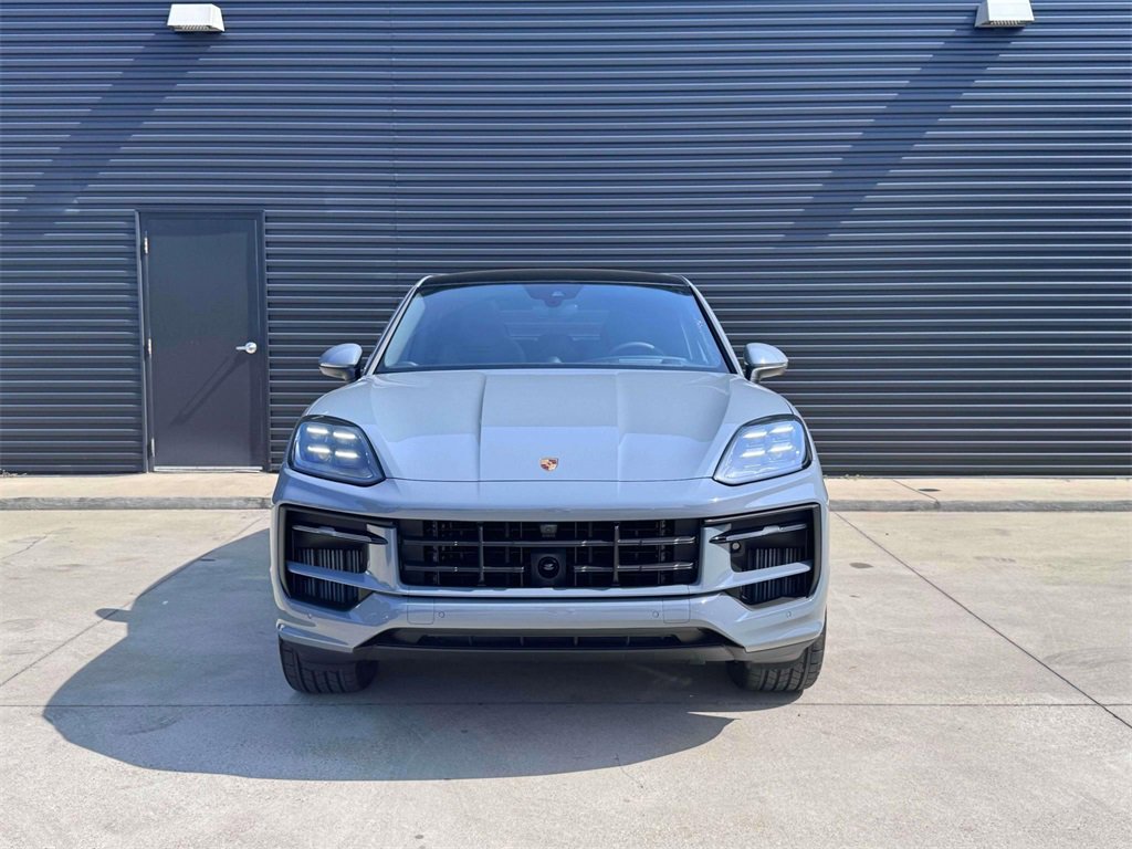 New 2025 Porsche Cayenne Coupe image 10