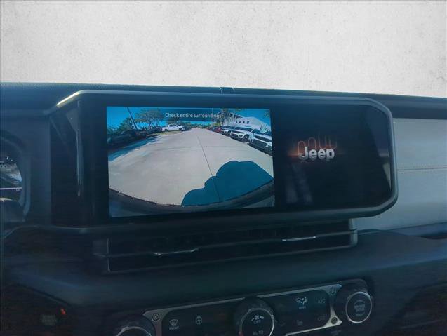 Used 2025 Jeep Wrangler Willys image 13